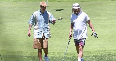 يتجاهل الكورونا .. جاستين بيبر يلعب الجولف مع أصدقاءه في لوس أنجلوس .. صور