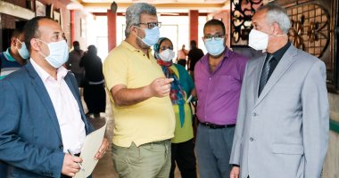 سكرتير محافظة قنا يتفقد مستشفى العزل لمتابعة مخزون المستلزمات الطبية