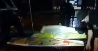 سائق يحاول تهريب مخدرات فى توابيت ضحايا كورونا فى البرازيل .. فيديو