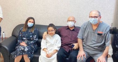 صورة أول طفلة بالكويت تتعافى من كورونا بعد انجاز طبى بتقنية "الإيكمو"