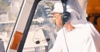 فيديو.. ولى عهد أبو ظبى يقود طائرة هيلوكوبتر خلال تفقده منشآت بترولية