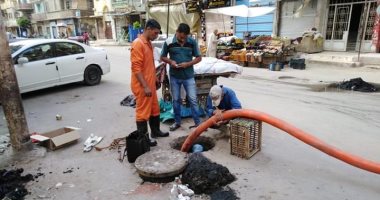 رؤساء المدن يشرفون على تطهير خطوط الصرف بكفر الشيخ