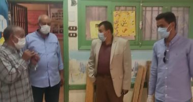 السكرتير المساعد لمحافظة أسوان يتفقد لجان امتحانات الثانوية بمركز دراو 