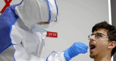 FDA تصدر أول ترخيص يسمح بعينات مجمعة من 4 أفراد فى اختبارات فيروس كورونا 