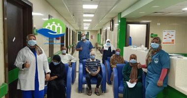 صور.. مستشفى إسنا للحجر الصحى تعلن خروج 5 حالات جديدة بعد شفاؤهم من كورونا