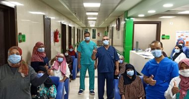 صور.. مستشفى إسنا للحجر الصحى تعلن خروج 14 حالة بعد التعافى من كورونا
