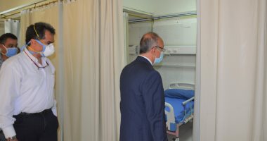 رئيس جامعة الزقازيق يتفقد مستشفى القلب والصدر استعدادا لاستخدامها فى عزل حالات كورونا