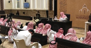 السعودية تواصل تخفيف قيود كورونا.. السماح بالدروس والمحاضرات في المساجد