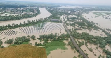 التشيك تصدر تحذيرا من الفيضانات بشرق ووسط البلاد عقب هطول أمطار غزيرة