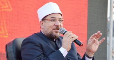 وزير الأوقاف يحظر أى أنشطة أو تجمعات فى المساجد لغير الصلاة