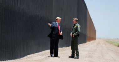 المحكمة العليا الأمريكية ترفض منع بناء جدار ترامب الحدودى مع المكسيك