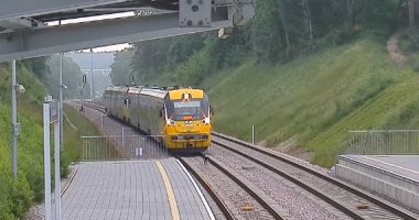 ألمانيا تكشف عن أول قطار آلى بالعالم بدون سائق يعمل على مسارات القطارات العادية