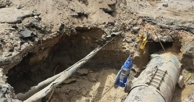 إصلاح كسر ماسورتين لمياه الشرب غرب الإسكندرية