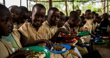 الأغذية العالمى: توصيل الوجبات المدرسية لـ3.8 مليون طفل فى 11 دولة 