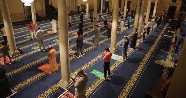 لجنة الفتوى بـ"البحوث الإسلامية" توضح حكم التباعد بين المصلين فى صفوف الصلاة
