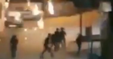 فيديو .. جنود إسرائيليون يهربون خوفا من ألعاب نارية أطلقها متظاهرون فى القدس