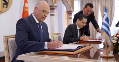  وزير خارجية اليونان من تونس: حل الأزمة الليبية يأتى من الليبين أنفسهم 