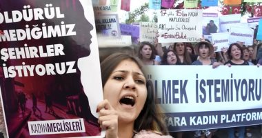 اعتقالات لعضوات جمعية نسائية فى تركيا بسبب لافتات تدعو لمقاومة عنف الدولة