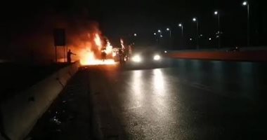 قارىء يشارك بأول صور لحريق شاحنة نقل على الطريق الدائرى 