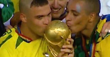 نسخة الظاهرة.. فيفا يستعيد ذكريات نهائي كأس العالم 2002 بين البرازيل والمانيا