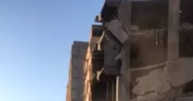 فيديو .. محافظ الإسكندرية يتابع إزالة برج "أبو تلات" بالعجمى حتى سطح الأرض