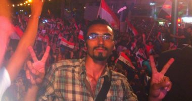 صورتك فى ثورة يونيو.. "حمدى" شارك من ميدان الساعة فى دمياط