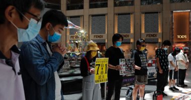 هونج كونج تحظر التجمعات العامة لأكثر من 4 أشخاص بسبب كورونا بدءا من الأربعاء