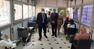 نائب رئيس جامعة الإسكندرية يتفقد امتحانات الفرقة الرابعة.. صور