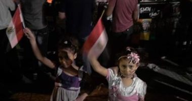 صورتك فى ثورة يونيو.. " هانى " يشارك بصورته بميدان التحرير لاسقاط الإخوان