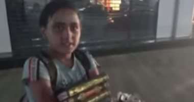 الطفل بائع المصاحف يرفض ألف جنيه من ليبي: "مبشحتش على كلام ربنا" (فيديو)