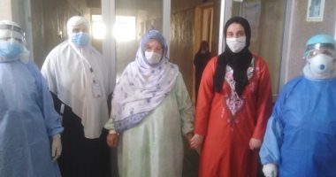 خروج 23 حالة من مستشفيات العزل عقب شفاءهم من كورونا بالشرقية .. صور 