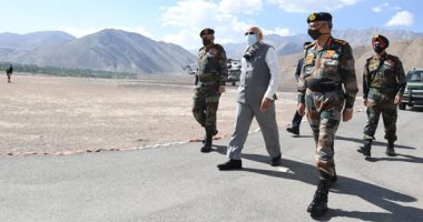 زيارة مفاجئة لرئيس وزراء الهند لمنطقة لاداخ وسط مواجهة حدودية مع الصين.. صور