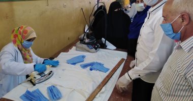 تعليم شمال سيناء يواصل إنتاج أول دفعة من الكمامات الطبية