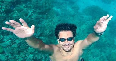 Recharge.. أحمد داوود يستمتع بوقته فى البحر