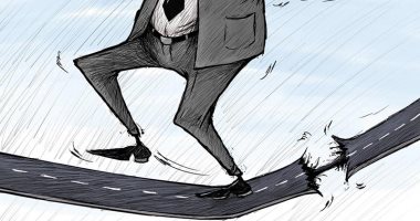 كاريكاتير صحيفة كويتية.. الحكومة اللبنانية على وشك السقوط