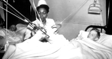 تاريخ العنصرية.. الممرضات السود الأمريكيات فى الحرب لمراعاة الأسرى والملونين 