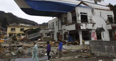 بلاغات حول انهيار نحو 20 مبنى في ولاية إزمير التركية بسبب الزلزال