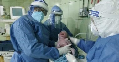 خروج أصغر متعاف من كورونا بعد ولادته بمستشفى كفر الدوار بالبحيرة.. صور