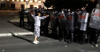 فيديو.. اقتحام البرلمان الصربى احتجاجا على إغلاق العاصمة بسبب كورونا