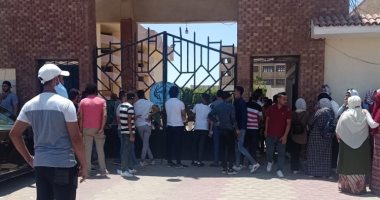 طلاب معهد السويس لنظم المعلومات يحررون محضرا بعد رفض دخولهم الامتحان