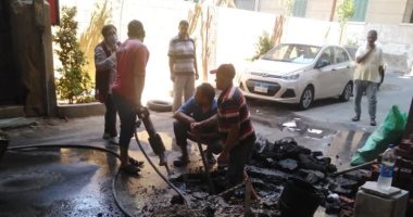 إصلاح كسر بماسورة مياه للشرب رئيسية فى شرق الإسكندرية 