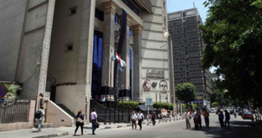 نقيب الصحفيين يطالب الوفد بتطبيق الاتفاق مع النقابة بشأن الحد الأدنى للأجور 
