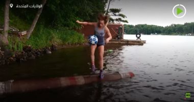 فيديو.. فتاة بعمر 12 عاما بطلة العالم فى رياضة "الدحرجة على جذوع الأشجار"
