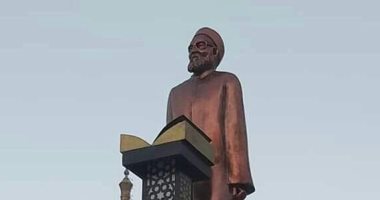تركيب تمثال الإمام عبد الحليم محمود فى أهم ميادين بلبيس