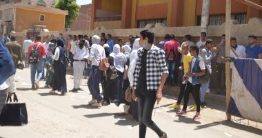 تعليم الأقصر: ضبط حالة غش وإصابة 11 طالبا وطالبة بإغماء وإعياء باللجان