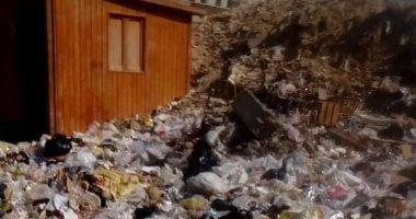 انتشار القمامة فى منطقة السبعين فدان بالهضبة السفلى بالمقطم ومطالب برفعها 
