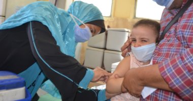 صور.. تطعيم أطفال الأقصر ضمن الحملة القومية ضد شلل الأطفال بالحقن "سولك"
