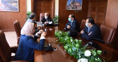محافظ بورسعيد يستقبل وفد الهيئة العامة للاستثمار