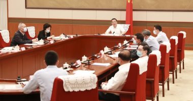 رئيس مجلس الدولة الصينى يشدد على تعزيز تنفيذ السياسات وزيادة الإصلاح 