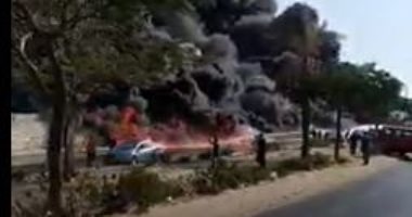 فيديوهات ترصد لحظة حريق ماسورة بترول بطريق الإسماعيلية وتظهر شهامة المصريين 